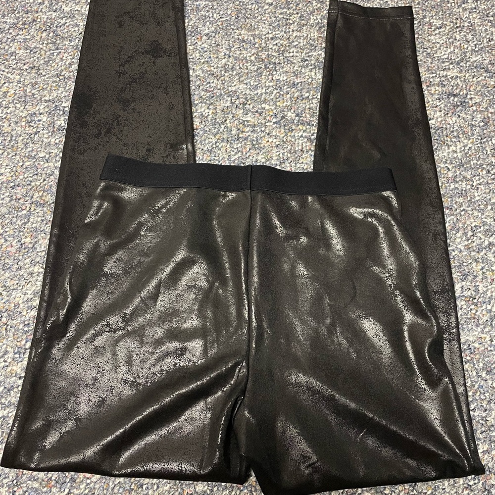 Womens Hue faux leather black leggings medium